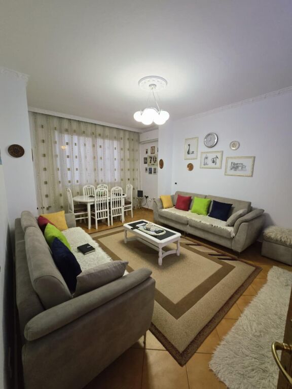 Shitje | Apartament 2 + 1 | Rruga 5 Maji | 250000 €