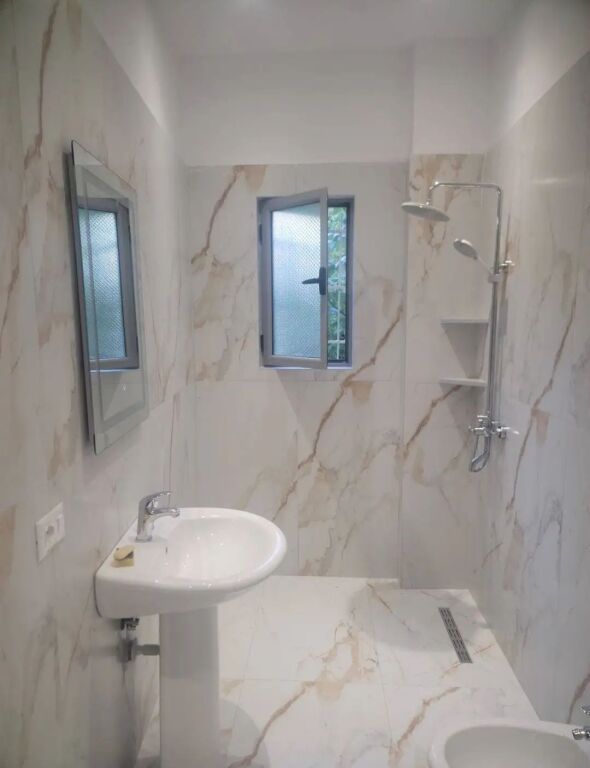 Jepet Apartamenti me Qera 80 m2 i mobiluar - Fresku