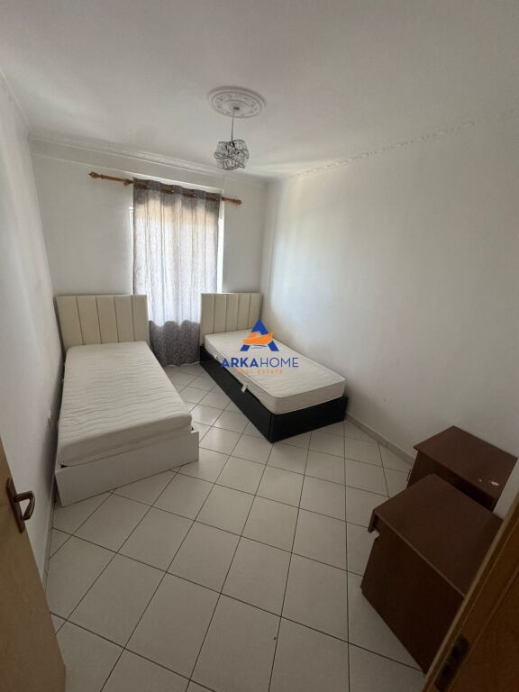 JEPET APARTAMENT ME QERA 2+1+BALLKON "PRANE BAR OSLO, ASTIR" 500 EURO