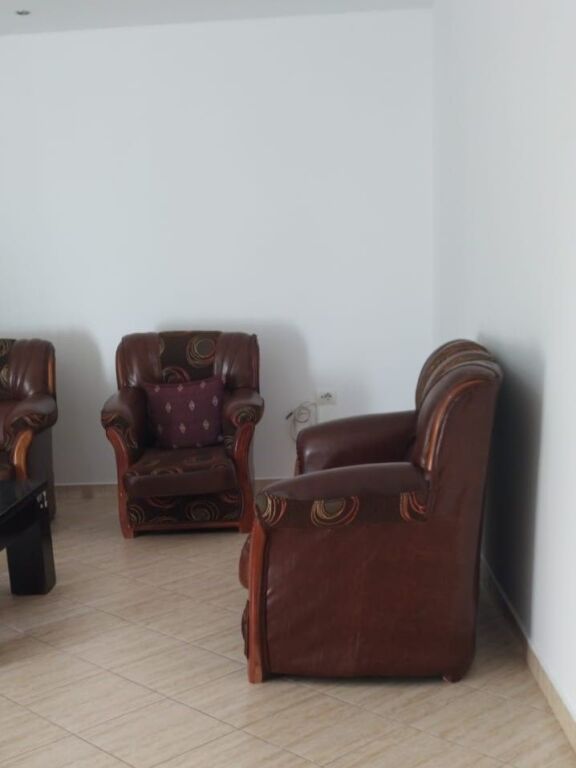Apartament 4+1 me qira –  Astir - pranë Vilës L !