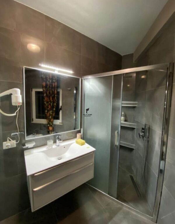 APARTAMENT ME QERA 2+1 VASIL SHANTO 70.000 LEKE FH-79112