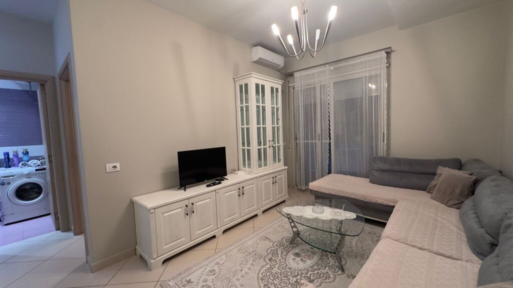 Shitet, Apartament 1+1, Rruga Bedri Karapici, Tirane . Empire70452