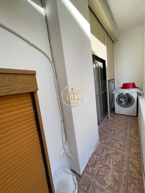 🏡 APARTAMENT ME QERA 2+1+2 ME BALLKON – TEK GJYKATA, DURRËS QENDER