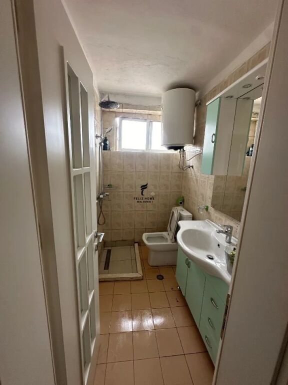APARTAMENT ME QERA 2+1 ISH RESTORANT DURRESI 50.000 LEKE FH-79001