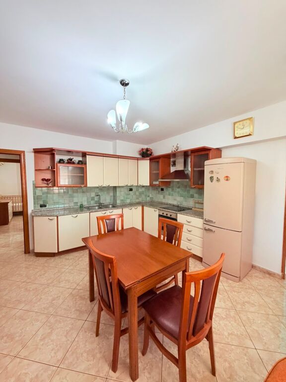 JEPET ME QERA APARTAMENT 2+ PRANE SITALIT, DURRES
