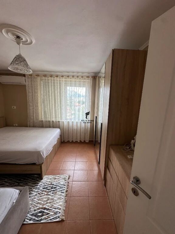 APARTAMENT ME QERA 2+1 ISH RESTORANT DURRESI 50.000 LEKE FH-79001
