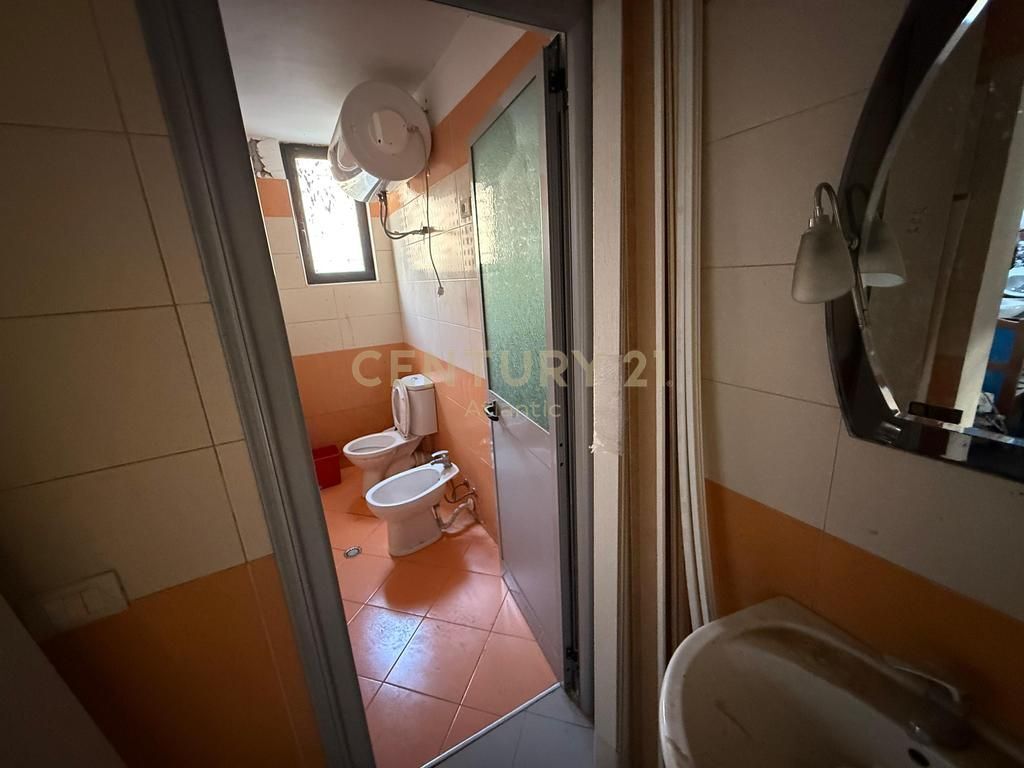 🏢 Commercial Unit for Sale 348.85m² at the Beach, Durrës – Possibility to Divide into 2 Parts and Sell.