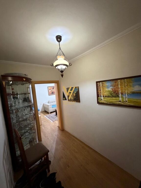 JEPET APARTAMENT 1+1 ME QERA TE SHKOLLA E BASHKUAR 450 EURO