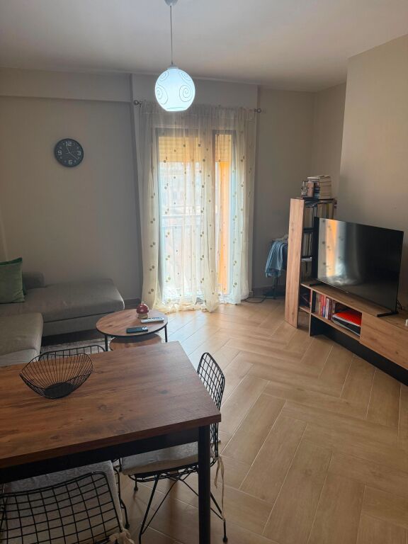 🏢Shkolla e Baletit,jepet me qera apartament 1+1+post parkimi,i mobiluar 65,000Leke