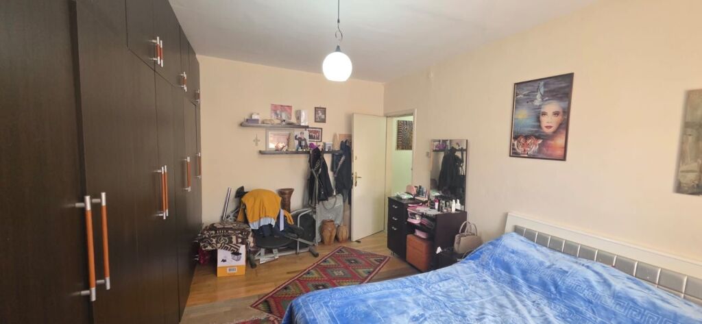 Apartament 1+1 per shitje ne Kombinat
