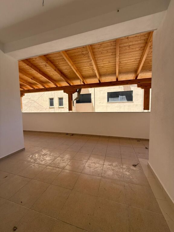 Shitet Apartament 2+1 pranë Ish-URT, ngjitur me KMY