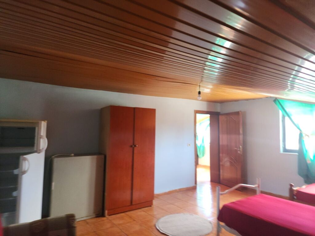 Qera | Shtëpi private 2 + 1 | Rruga Njazi Meka | 300 €/muaj