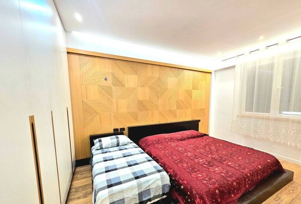 APARTAMENT 1+1 PER QIRA PRANE 21 DHJETORIT.