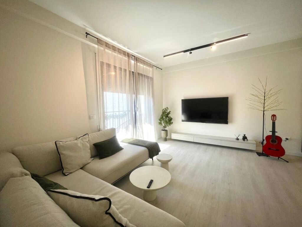 Apartment 2+1+parking space for rent Kodra e Diellit