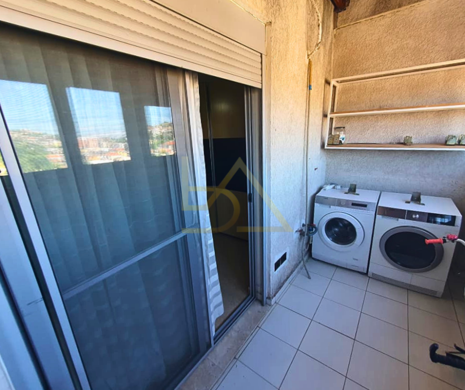 Shitet Apartament 2+1 me Verandë – Durrës, pranë Drejtorisë së Policisë