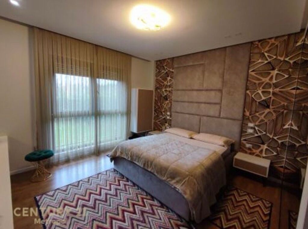 APARTAMENT 2+1+PARKIM+OBORR, LIQENI I THATE!