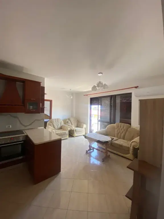 Apartment 2+1 me qira ne Kinostudio