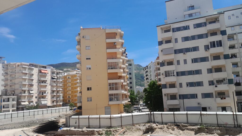 Apartament me qera