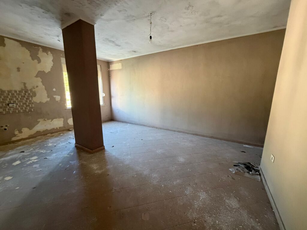 Shitet Apartament 1+1 te Shkembi Kavajes