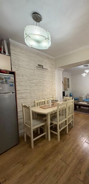 Shkolla Bashkuar, jepet me qira apartment 1+1! 460€\diskutueshem.