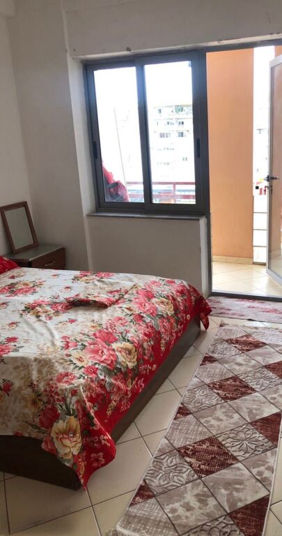 Astir mbarapa Artistit jepet apartament me qera 1+1