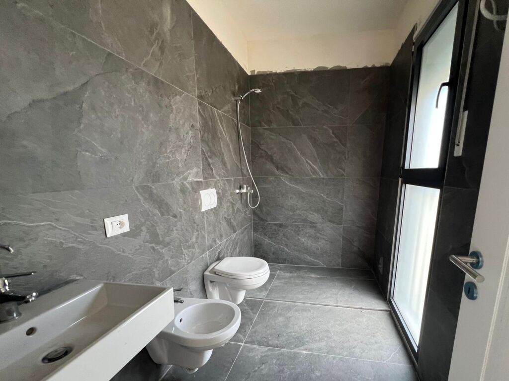 Apartamen 2+1+2 me qera