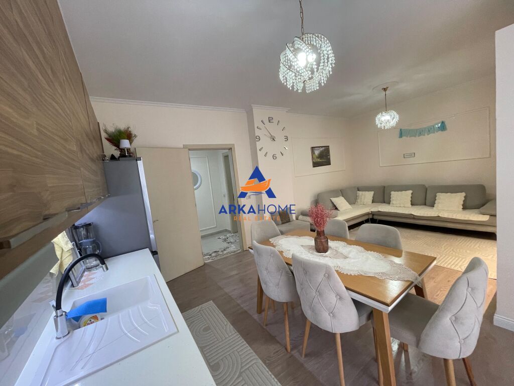 SHITET APARTAMENT 1+1+VERANDË PRIVATE "BULEVARDI NENE TEREZA, KAMEZ" 88500 EURO