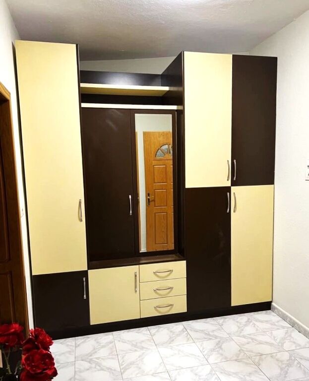 Appartamento 2+1 in affitto, 50000 leke al mese, via Kongresi i Manastirit (ospedale Madre Teresa)