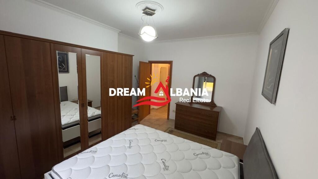 Apartment 1+1 for Rent near the Market in the Center of Tirana (42111606) f