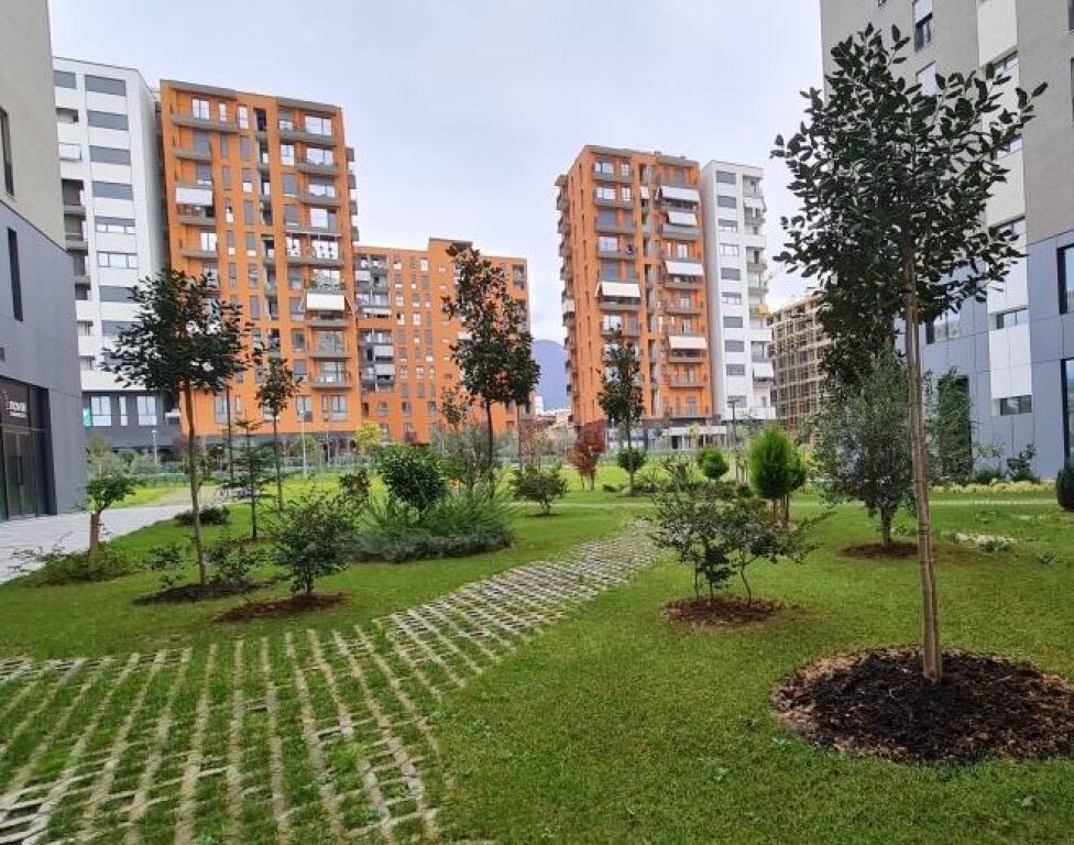 📣 QERA POST PARKING 📍 Kompleksi ASL, Prane Pediatrise 🛣️ Rruga “Kongresi i Manastirit” ✨