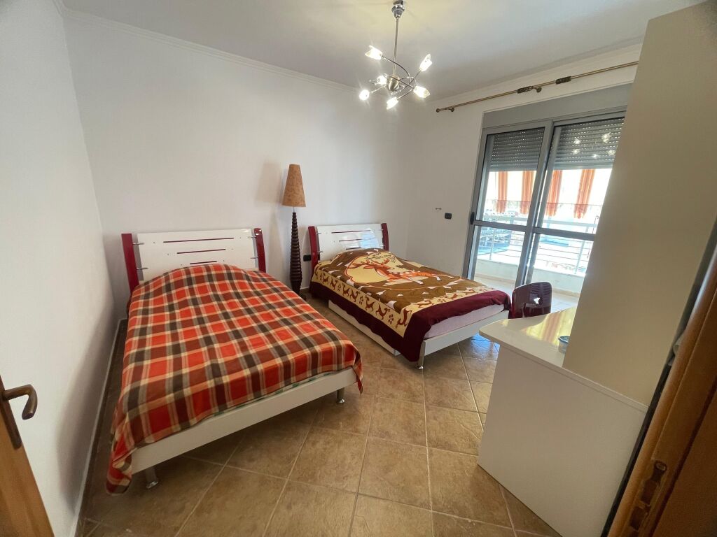 Shitet Apartament 2+1+2   Ne Golem