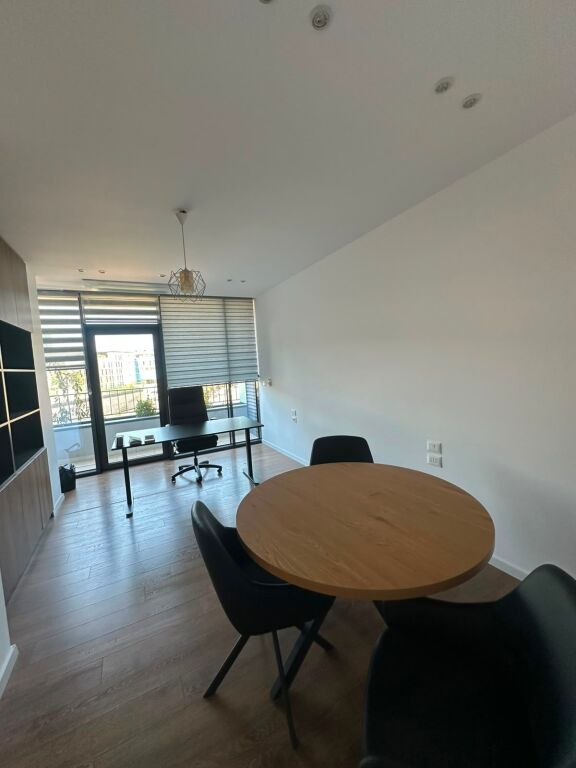📌Locale Ufficio in Affitto – Lake View Residence