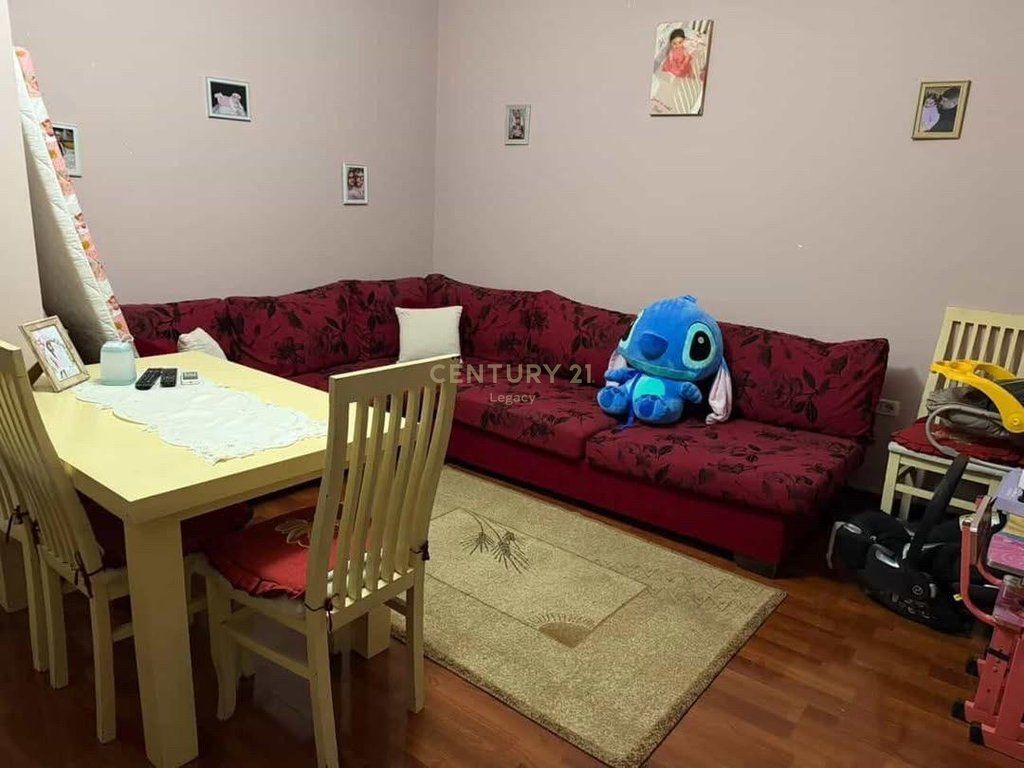Kombinat 350 €/month, 🏡 Apartment 1+1 for rent, first floor above shops