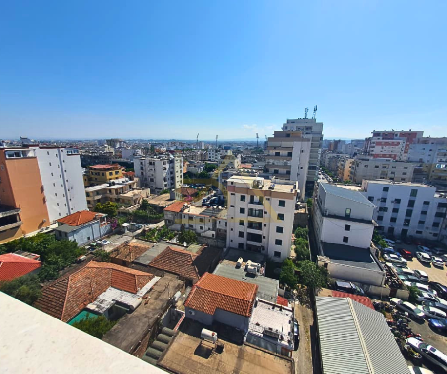 Shitet Apartament 2+1 me Verandë – Durrës, pranë Drejtorisë së Policisë