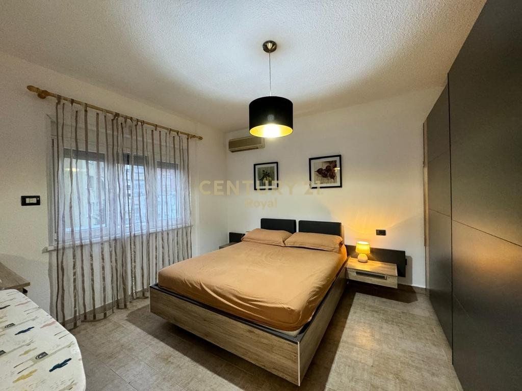 Jepet me qira apartament 2+1+2 plus post parkimi ne Rrugen e Kosovareve