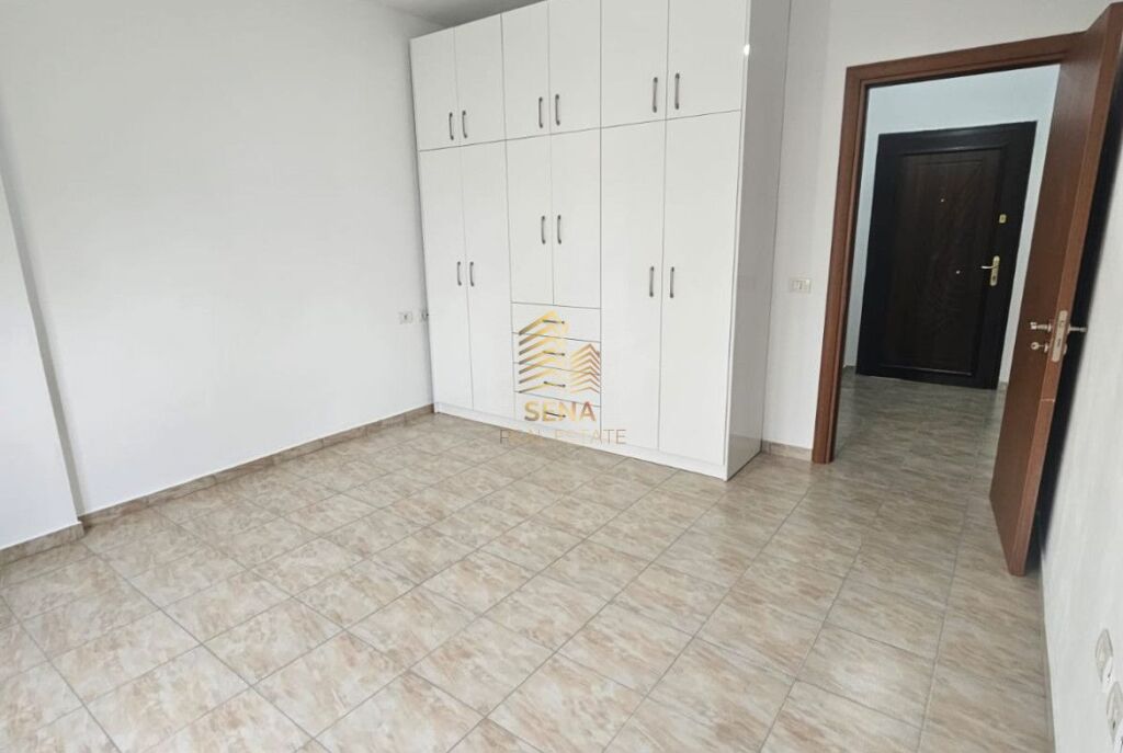 Rent, Apartment 1+1+balcony, Partially Furnished, Fresh, 35,000 Lek/month