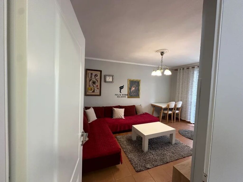 APARTAMENT ME QERA 2+1 ISH RESTORANT DURRESI 50.000 LEKE FH-79001
