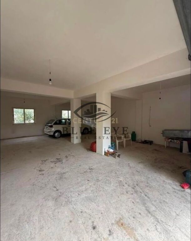 Villa for Sale 3+1, 3 Floors + garage and workspace, Durres Hospital