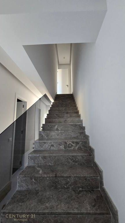 Villa con piscina in affitto in una residenza privata, vicino al Lago Secco! Metropol142923