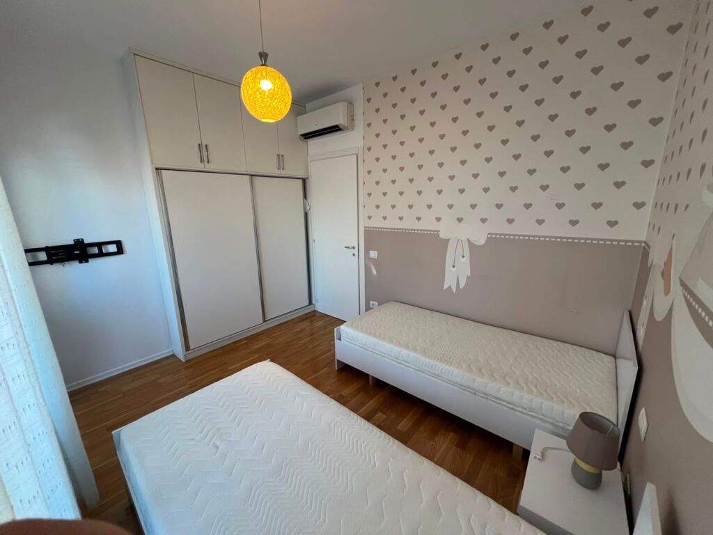 Apartament 2+1+ Parking per qira tek Rruga e Barrikadave.