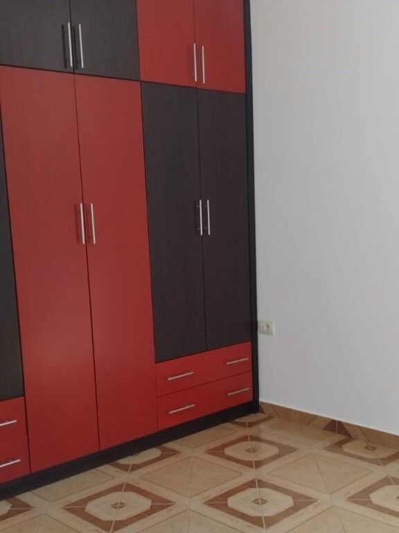 Apartament 4+1 me qira –  Astir - pranë Vilës L !