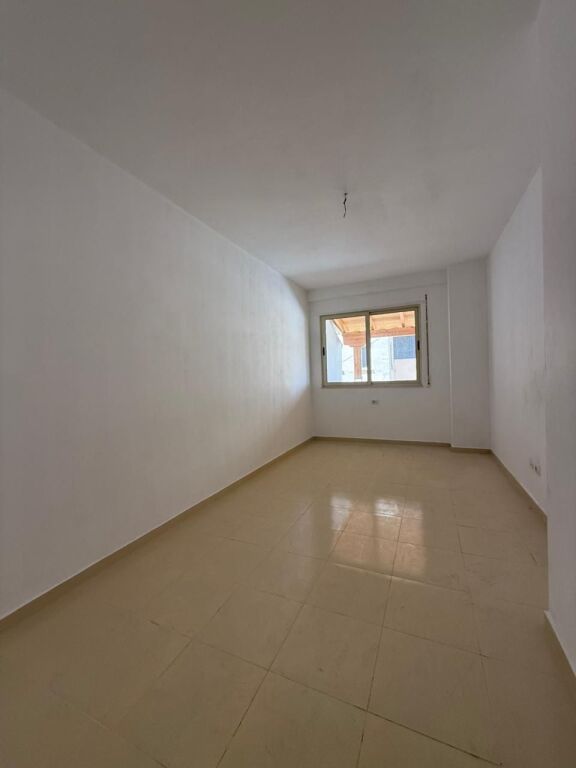 Shitet Apartament 2+1 pranë Ish-URT, ngjitur me KMY