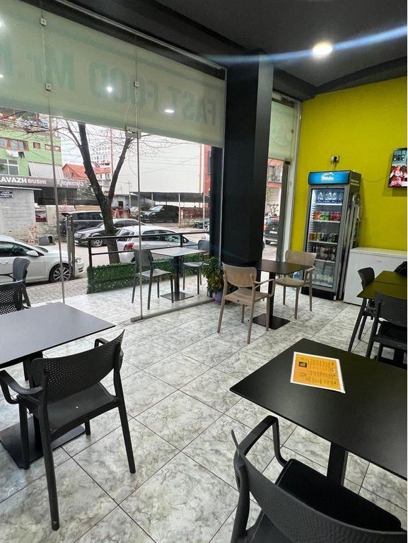 Qera, Ambient Biznesi, Rruga "5 Maji", Tiranë
