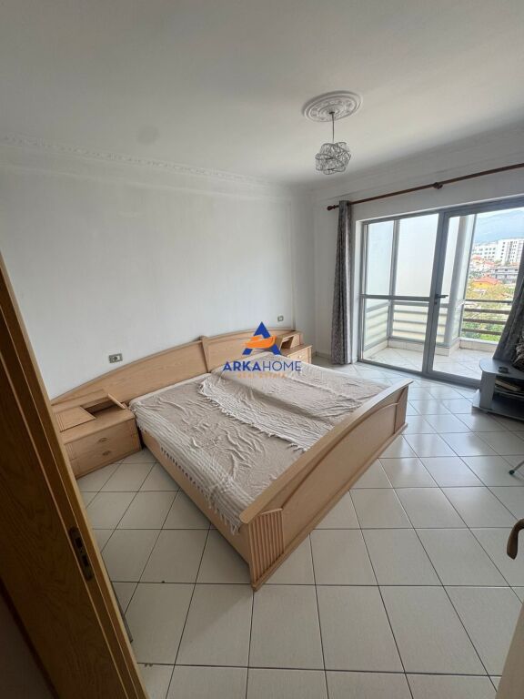 JEPET APARTAMENT ME QERA 2+1+BALLKON "PRANE BAR OSLO, ASTIR" 500 EURO