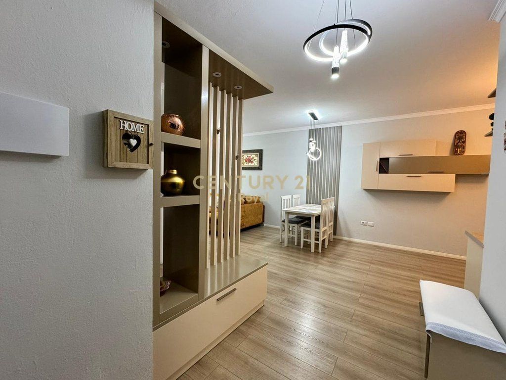 Apartment 2+1 for rent near Petro Nini Luarasi High School, Tirana - 81m²