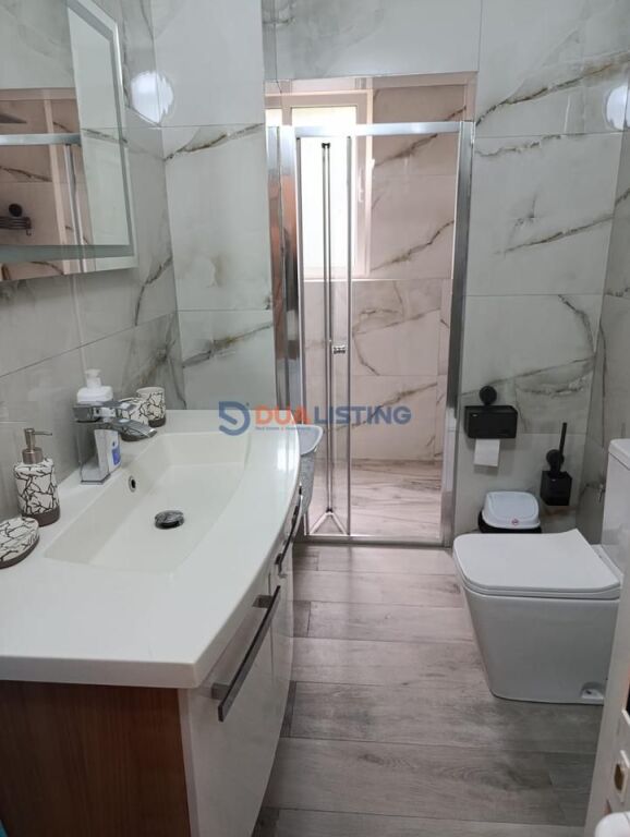 We offer for rent a comfortable 2+1 apartment in Kombinat!