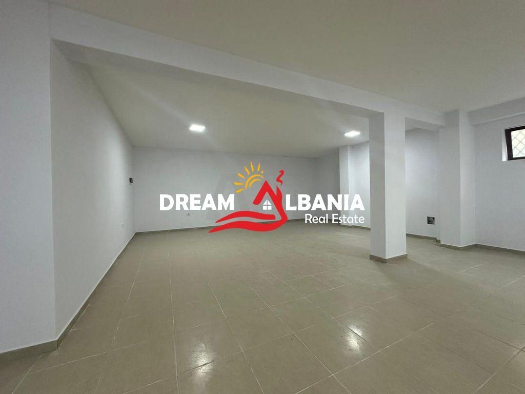 Modern Business Environment-Near the botanical garden (42611558)
