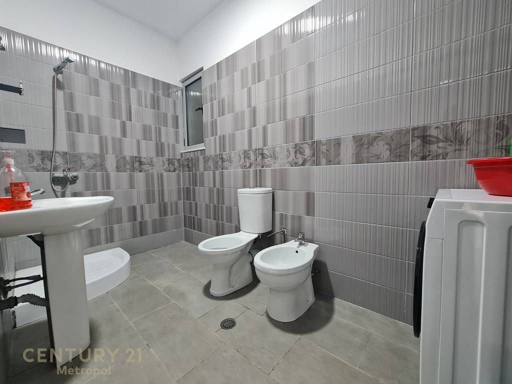 SHITET APARTAMENT 2+1+2 NE KAMEZ, RRUGE KRYESORE!