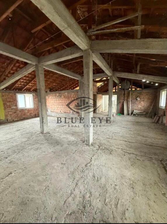 Villa for Sale 3+1, 3 Floors + garage and workspace, Durres Hospital