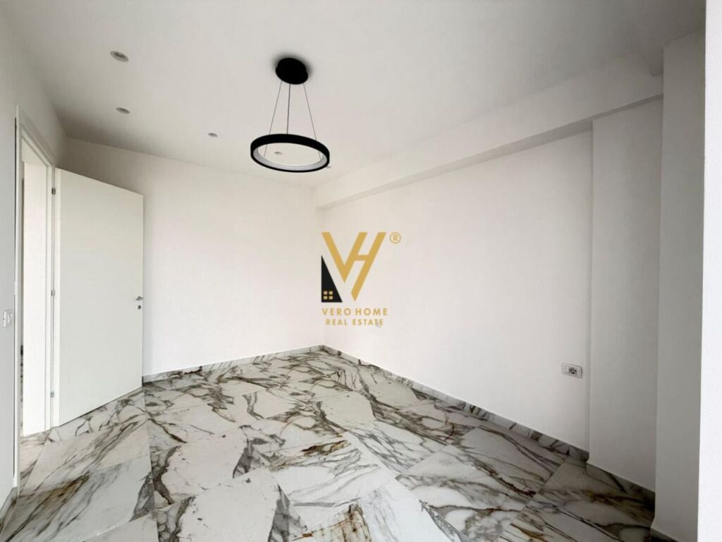 OFFICE 68 M2 FOR RENT ON KAVAJES STREET 1,200 EURO